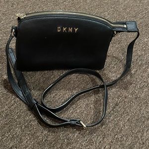 EUC Women’s DKNY designer shoulder handbag purse pocketbook authentic leather